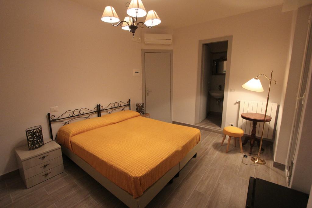 Hotel B&B Francesca Вараце Екстериор снимка